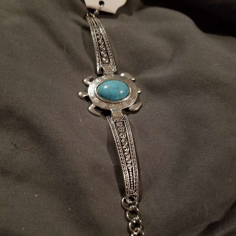 Assorted Jewelry - Picture 2 of 8